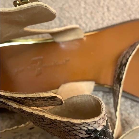 Flats - Picture 3 of 3